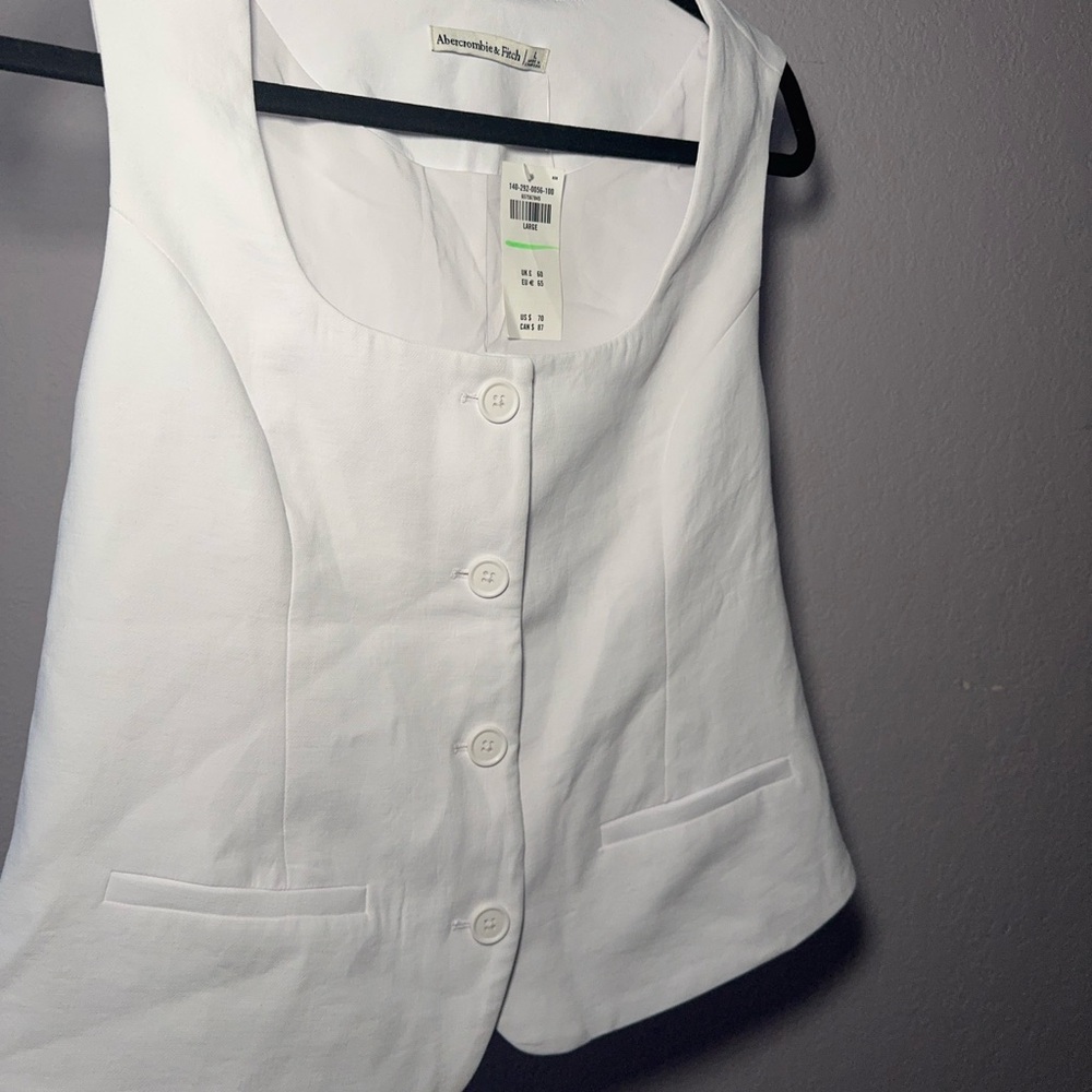 Abercrombie & Fitch White Vest